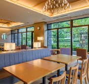 デュオセーヌ東京ジャイアンツタウン 開放的なレストラン